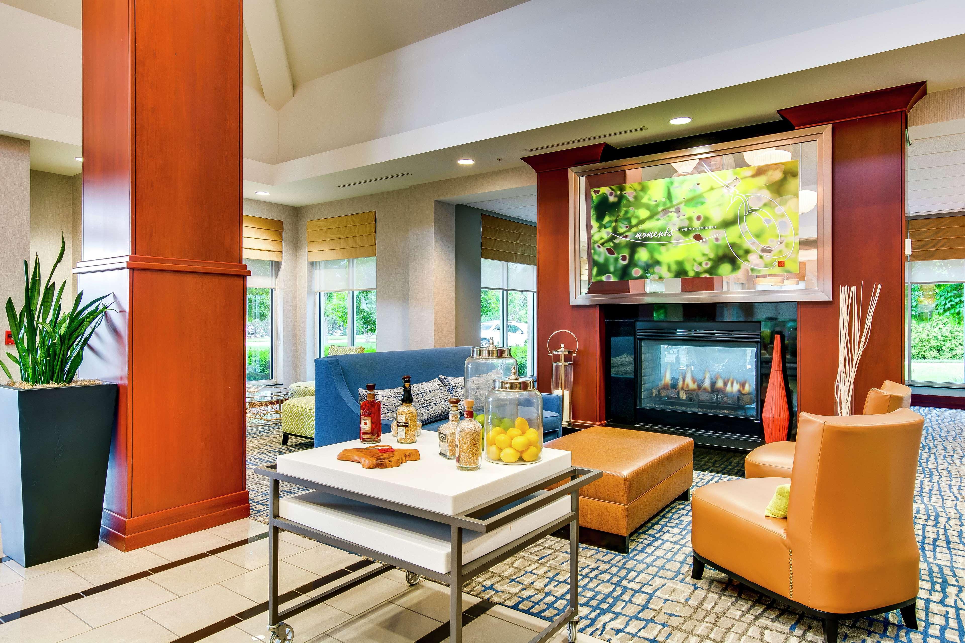 Hilton Garden Inn Louisville-Northeast Exteriör bild