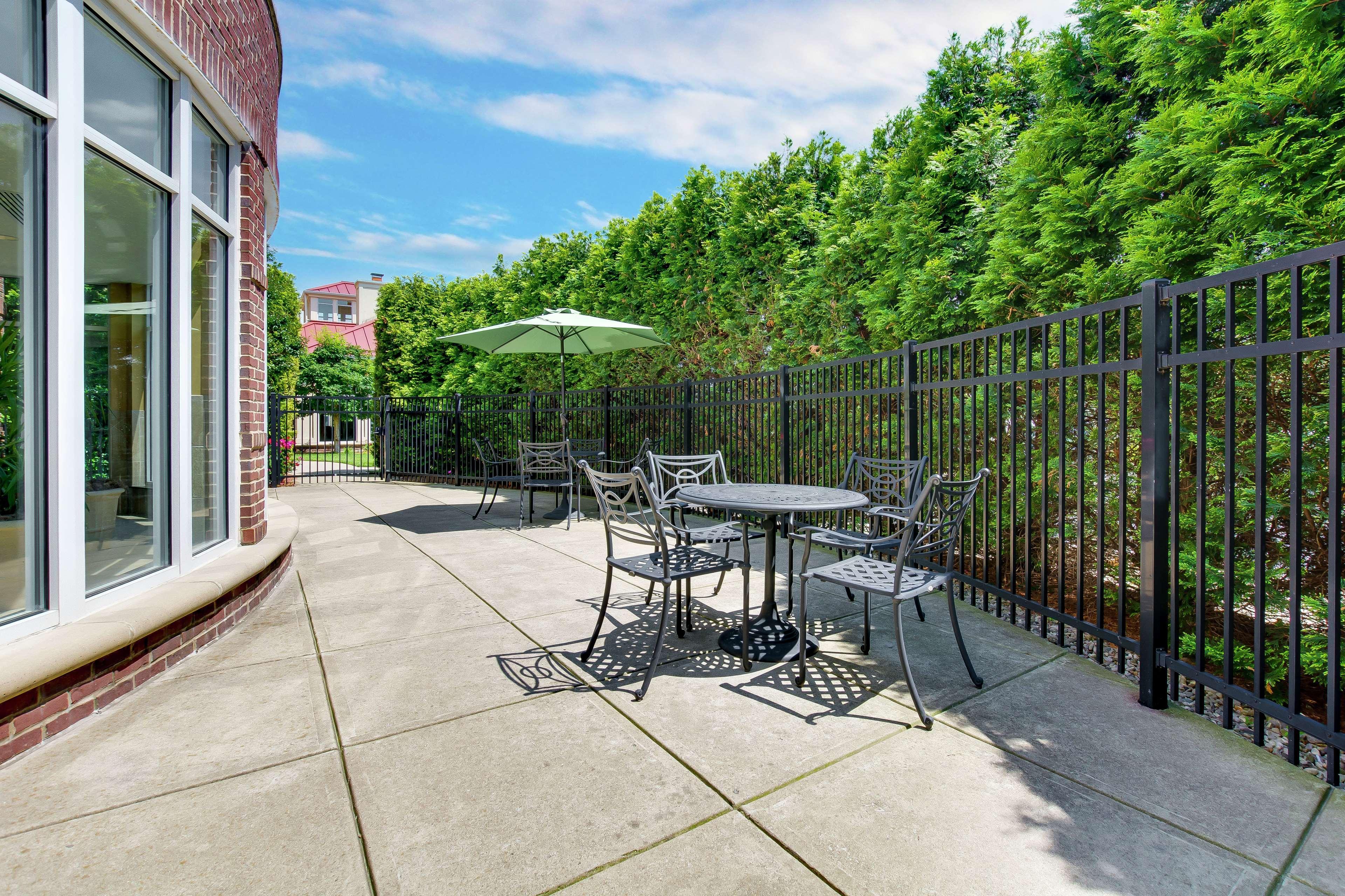 Hilton Garden Inn Louisville-Northeast Exteriör bild
