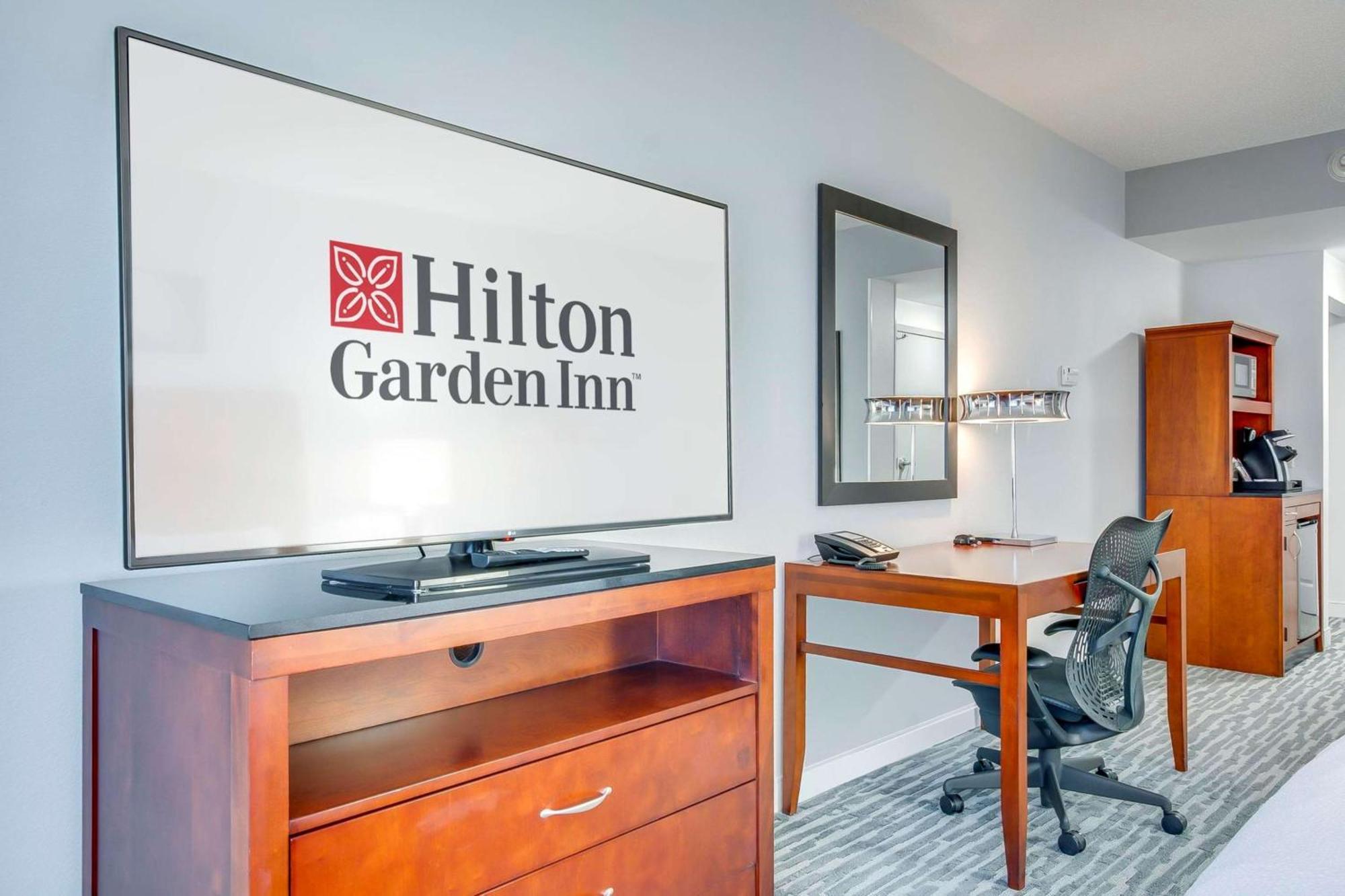 Hilton Garden Inn Louisville-Northeast Exteriör bild