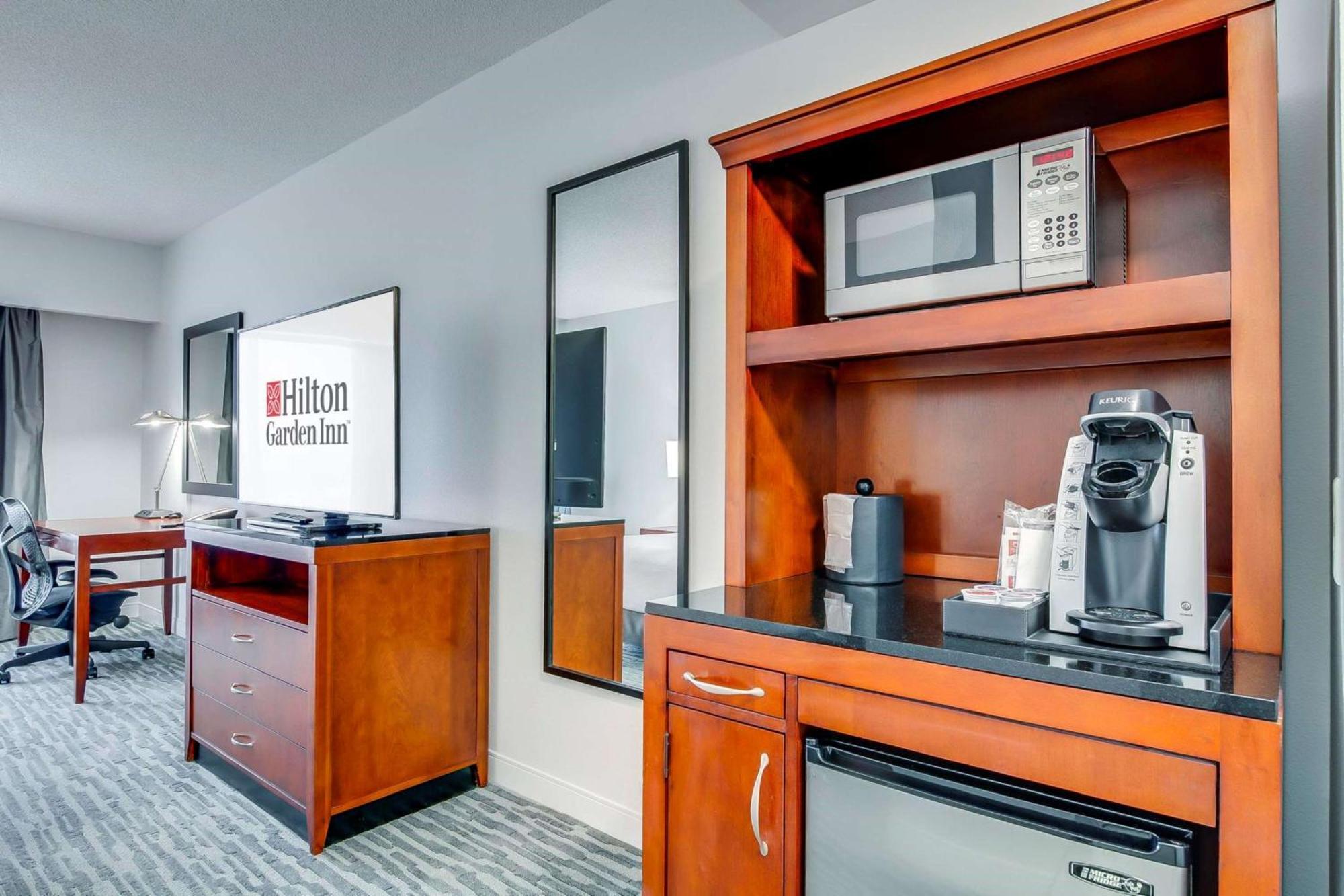 Hilton Garden Inn Louisville-Northeast Exteriör bild